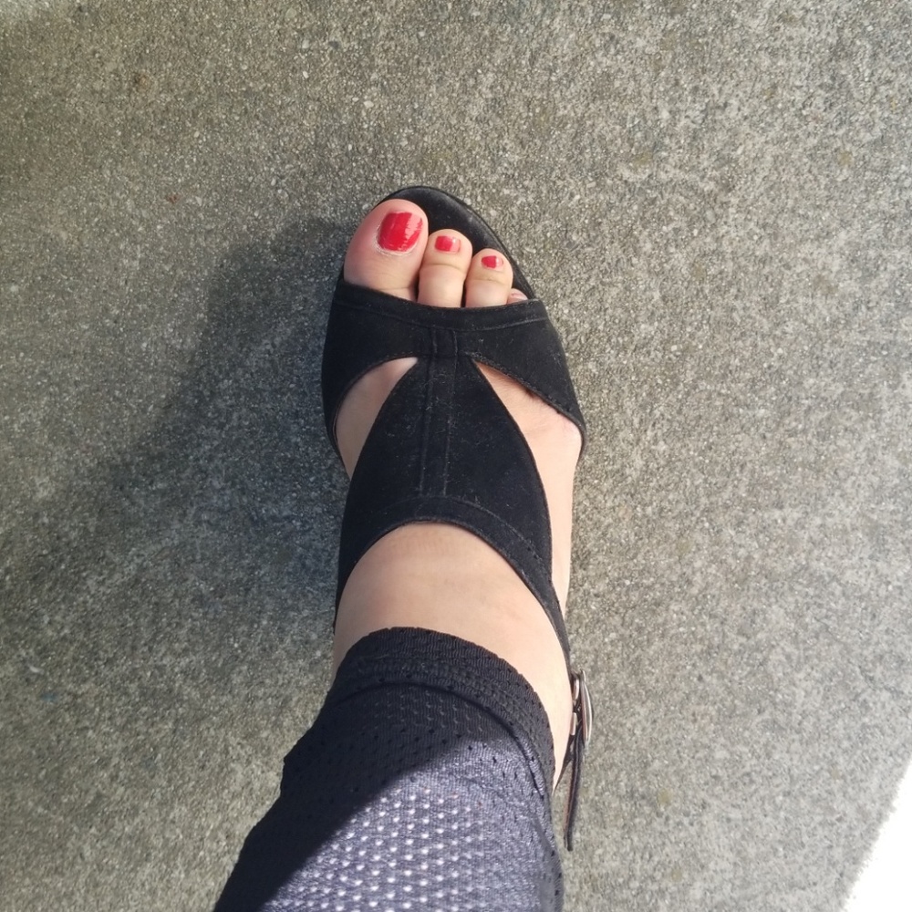 Shoes - Picture 6 of 8